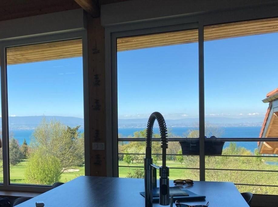 Appartement Vue Sur Le Golf Et Le Lac Leman Publier Eksteriør billede